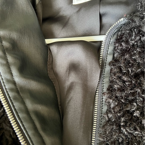 Zara Black Faux Fur Fuzzy Cropped Zip Up Jacket - Picture 5 of 7